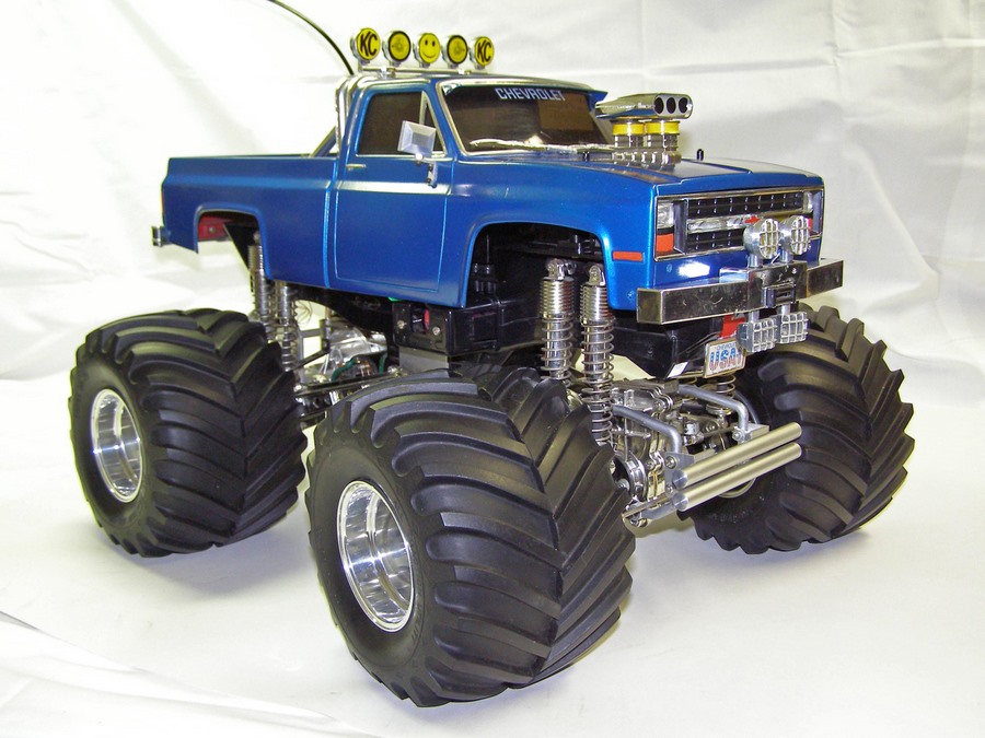 Tamiya-Clodbuster-58065-Blue-and-Chrome-Overall-brighter